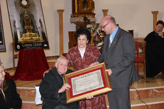 Rafael Matilla, recibi un homenaje por parte de la Agrupacin de Cofradas