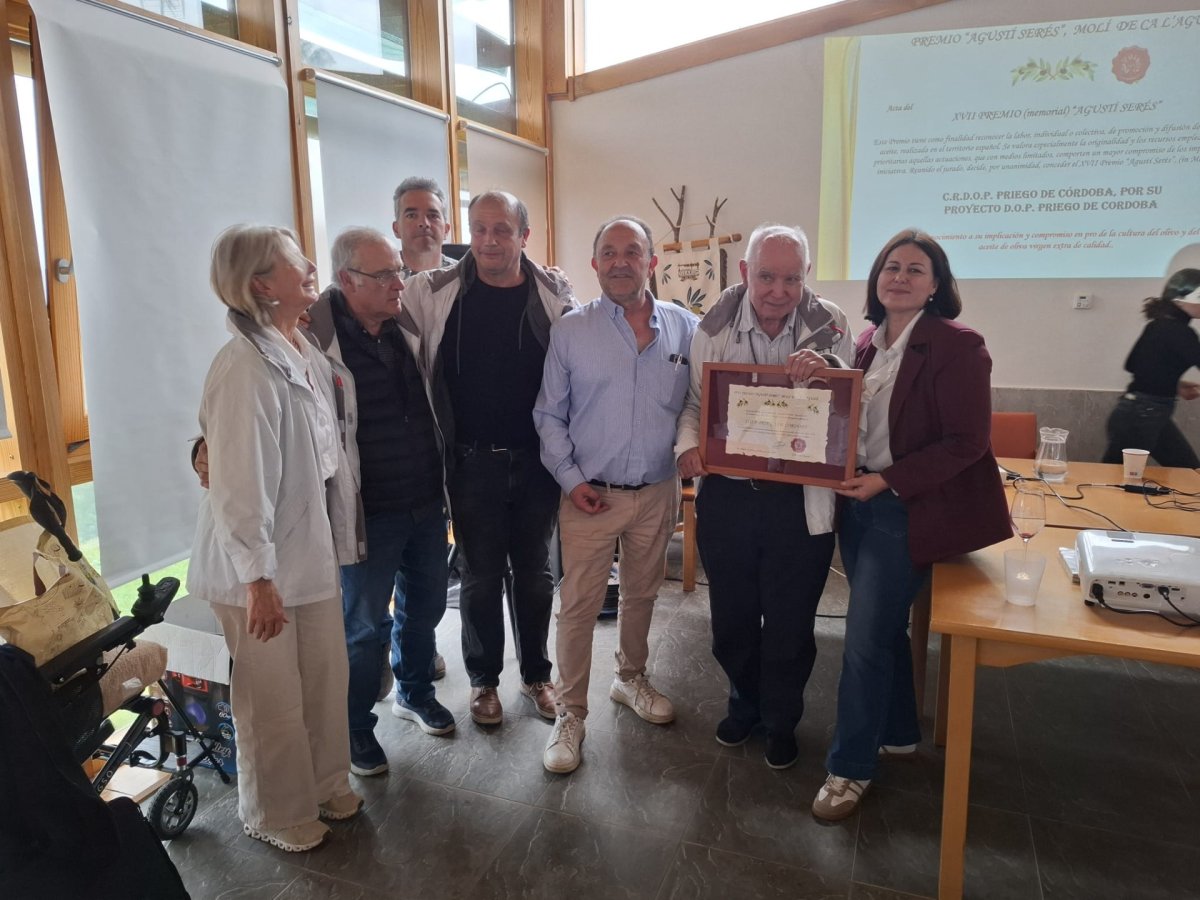 La D.O.P. "Priego de Córdoba", recibe el XVII premio "Agustí in memoriam" en el marco del XVII congreso " Olearum"