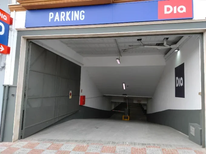 Imagen Abierto el plazo para solicitar una de las nuevas plazas de aparcamiento en el antiguo supermercado Día de la calle Ramón y Cajal