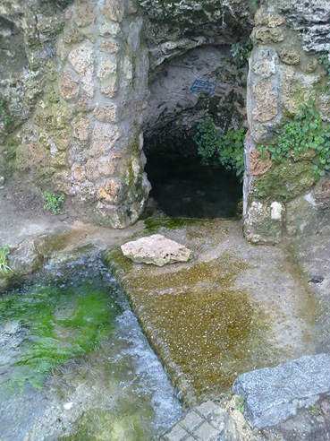 Imagen Impresionante surgencia de agua en el Duende de la Milana
