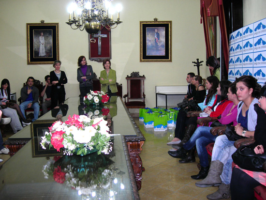 Imagen Un grupo de universitarios granadinos y madrileños investigan sobre las potencialidades turísticas de Priego de Córdoba