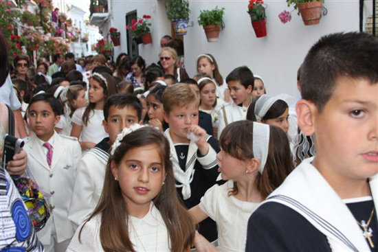 Imagen La Villa se viste con sus mejores galas para acoger un grandioso día del Corpus 