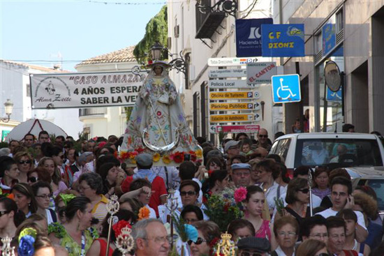 Imagen La Virgen de la Cabeza ya camina para su ermita de Sierra Cristina