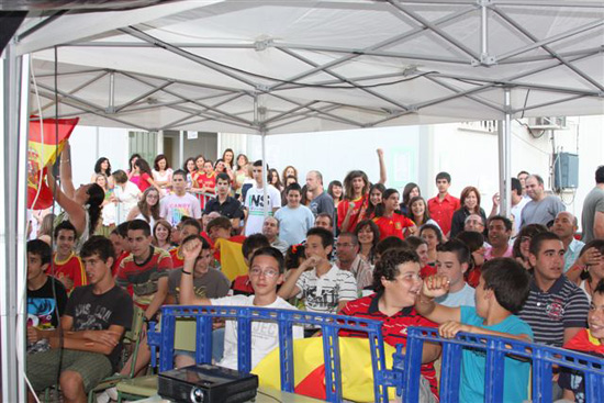Imagen Fiesta por partida doble en el IES Carmen Pantión