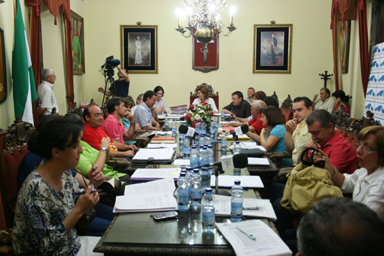 Imagen El Pleno aprueba la reducción de las retribuciones de los cargos electos