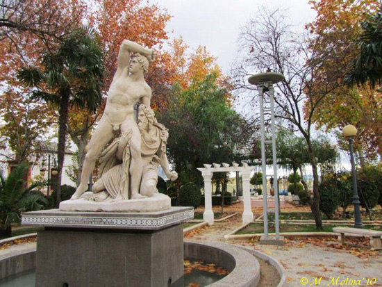 El Ayuntamiento coloca de incognito  en el Paseo de Colombia  “La Defensa de Zaragoza”