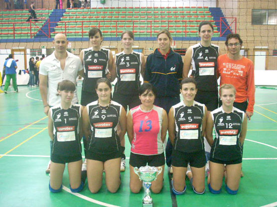 Imagen El Club Voleibol de Priego recibirá este jueves el premio al mejor trabajo de cantera