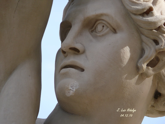 Imagen Dañada la escultura de la Defensa de Zaragoza