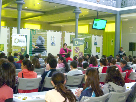 Imagen Los niños de Camacho Melendo protagonistas en el taller de los sentidos organizado por la Denominación de Origen Priego