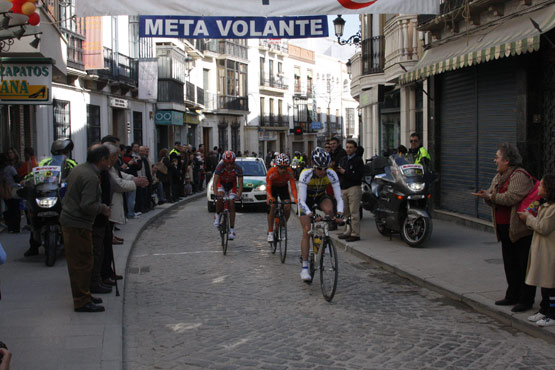 Imagen La Vuelta Ciclista Ruta del Sol pasó por Priego