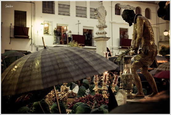 Imagen La lluvia desluce el Jueves Santo Prieguense
