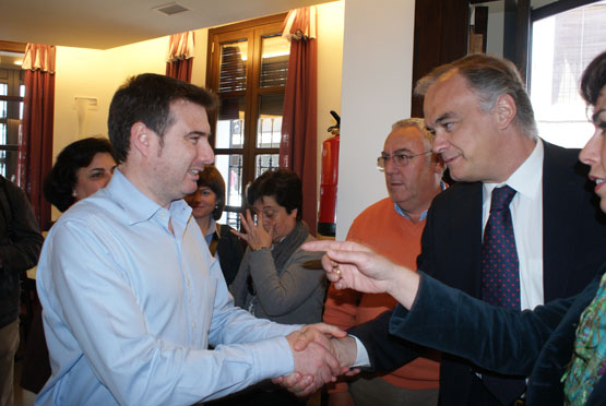 Imagen González Pons pide el apoyo mayoritario al PP en las elecciones municipales para cambiar al gobierno de España