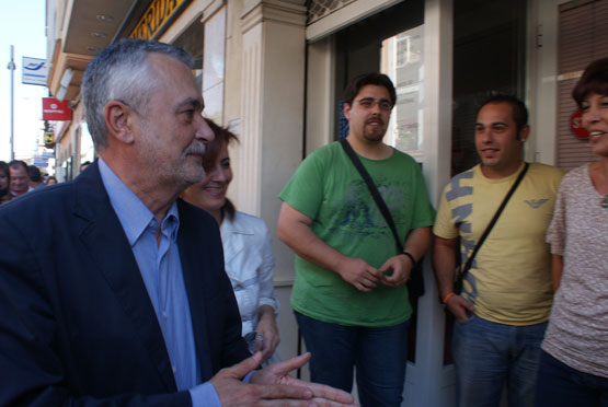 Imagen Griñán destaca el potencial local para salir de la crisis y evita hablar de los ERES