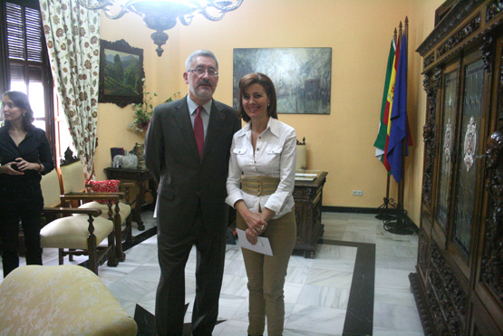 Imagen El consejero de Economía, Innovación y Ciencia realiza una visita al Ayuntamiento