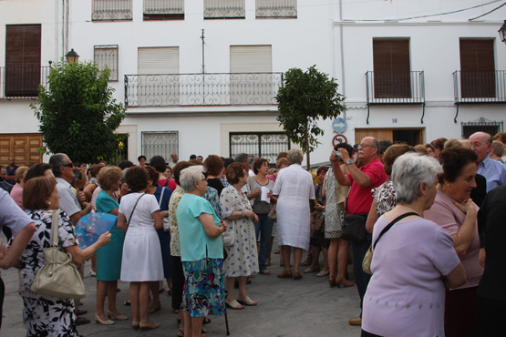 Imagen 150 personas se concentran para exigir que las Hijas de la Caridad continúen en Priego