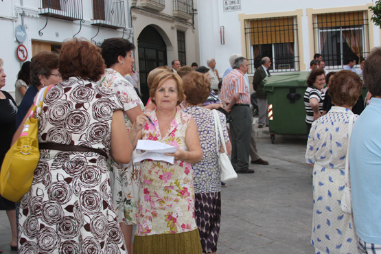 Imagen 150 personas se concentran para exigir que las Hijas de la Caridad continúen en Priego