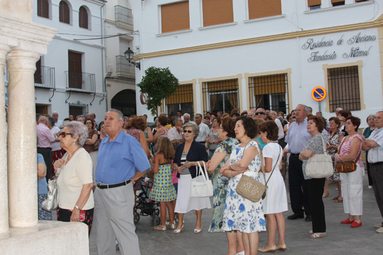 Imagen 150 personas se concentran para exigir que las Hijas de la Caridad continúen en Priego