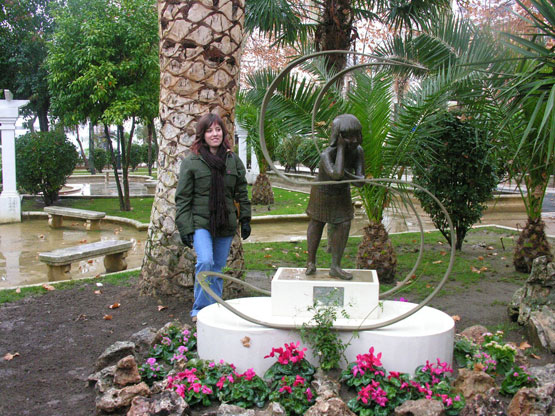 Imagen Roban una escultura de bronce en el Paseo de Colombia