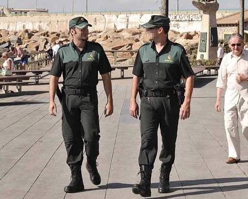 Imagen Detenido un ciudadano de Priego  tras golpear con un martillo un vehículo