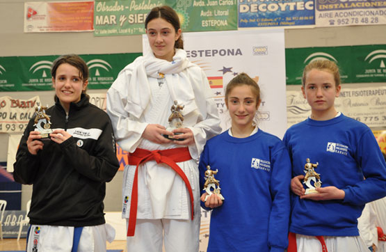 Imagen María Carrillo Alarcón campeona de Andalucía en Karate