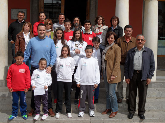 Imagen El Ayuntamiento recibe a la campeona de Andalucía de Karate, María Carrillo Alarcón.