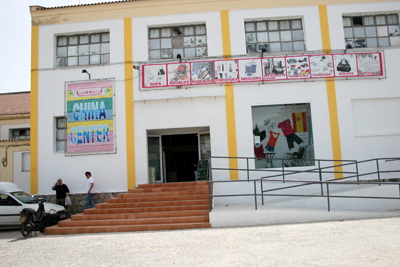 Imagen El nuevo bazar Chino cuenta con licencia de apertura municipal para desempeñar su actividad comercial