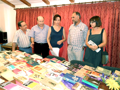 Imagen El Patronato Municipal Niceto Alcalá-Zamora y Torres recibe un donación de 84 libros de la II República Española