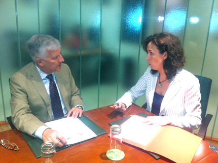 Imagen Firman la entrega de los terrenos en los que se alzará el futuro cuartel de la Guardia Civil en Priego