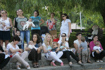 Imagen Más de treinta Madres Lactantes participan en la Iª Concentración celebrada en Priego