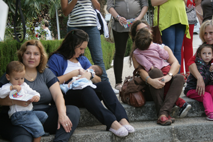 Imagen Más de treinta Madres Lactantes participan en la Iª Concentración celebrada en Priego