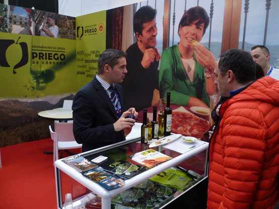 Imagen Los aceites de Priego se promocionan en el Forum Coruña
