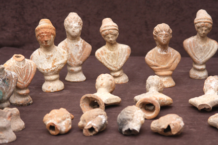 Imagen Donan treinta piezas de terracota al Museo Histórico Municipal