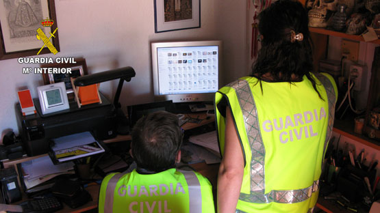Imagen La Guardia Civil detiene a 3 personas por delitos relacionados con la pornografía infantil