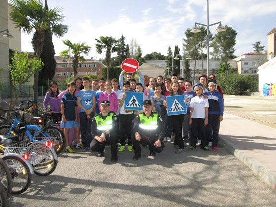 Imagen Más de 1000 escolares reciben clases de educación vial por parte de la Policía Local de Priego