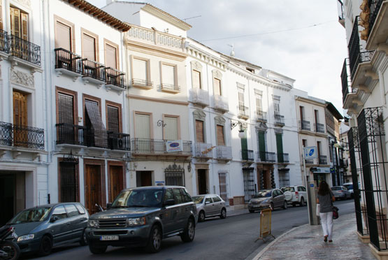 Imagen Urbanismo regula la altura máxima de las edificaciones protegidas del casco histórico en Priego