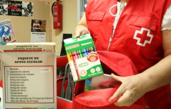 Imagen Más de 125 niños de Priego  reciben material escolar a través de Cruz Roja