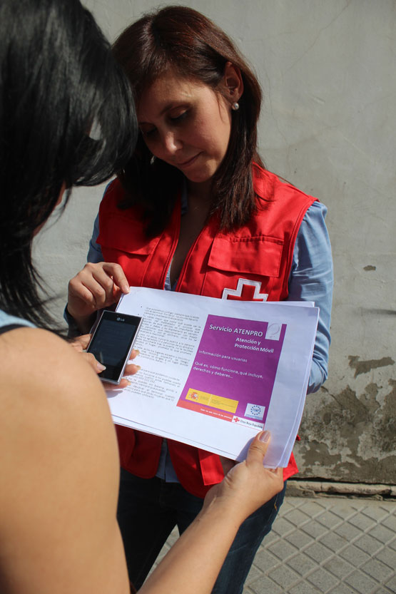 Imagen La teleasistencia de Cruz Roja protege a 163 víctimas de violencia de género en Córdoba