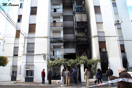 Imagen Un incendio destroza una vivienda en el barrio de la Inmaculada