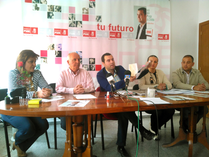 Imagen El candidato socialista a la alcaldía de Priego desmiente y reprocha a María Luisa Ceballos en varios temas