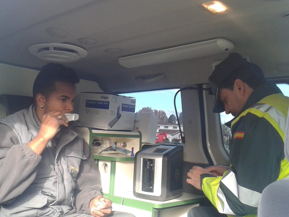Imagen Tráfico realizará más de 500 controles diarios de alcohol y drogas en las carreteras cordobesas entre el 1 y el 6 de junio.