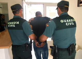 Imagen La Guardia Civil interviene en Priego de Córdoba más de 400 gramos de cocaína y detiene a una persona por varios delitos