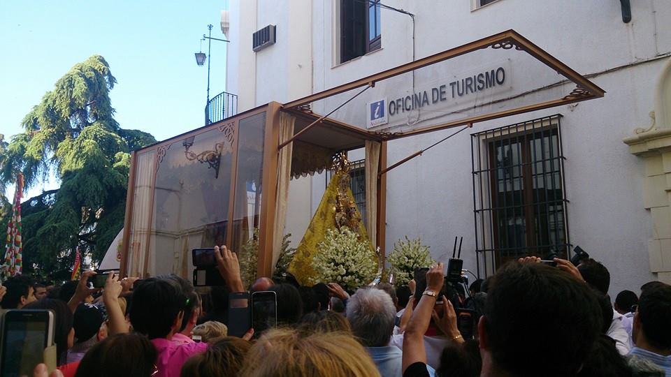 Imagen Priego vive la visita histórica de María Santísima de la Sierra Coronada