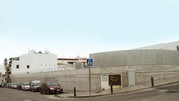Imagen Principio de acuerdo para desbloquear el parking del colegio Carmen Pantión de Priego