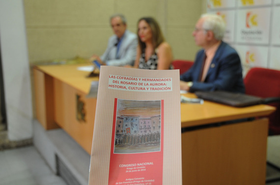 Imagen Académicos e investigadores profundizan en la historia de las hermandades de la Aurora