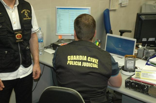 Imagen Detenidos dos jóvenes por estafar a un vecino de Priego a través de internet