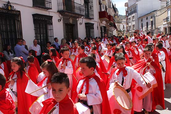 Imagen Una mañana radiante de Domingo de Ramos abre la Semana Santa prieguense