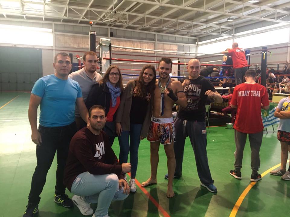 Imagen Oro para el prieguense José Angel Pérez López del Club Deportivo Garuda  en el Campeonato Regional de MUAY  THAI