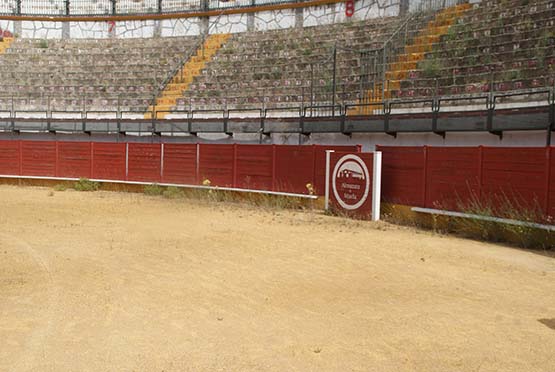 Imagen El tripartito critica la falta de mantenimiento de la Plaza de Toros