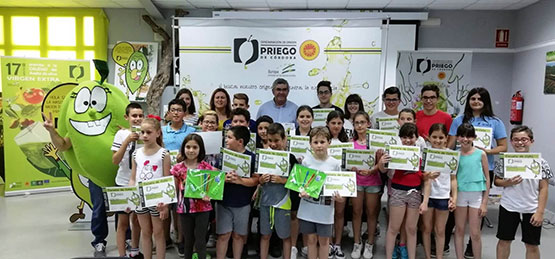 Imagen El Consejo Regulador de la DOP Priego de Córdoba clausura la 7º edición de la escuela de cata infantil con la fiesta del AOVE