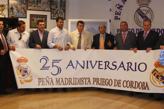 Imagen La pe帽a madridista de Priego inaugura su nueva sede y anuncia los actos de su 25 aniversario